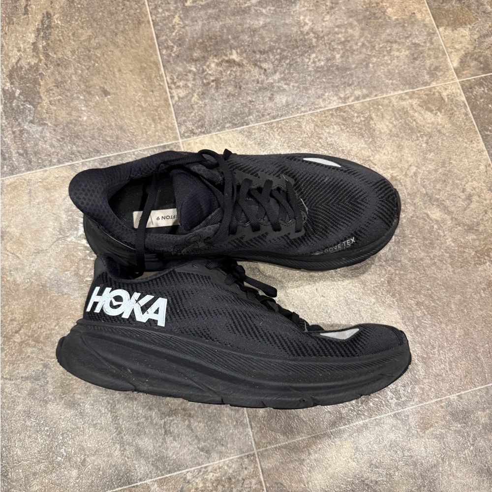 Hoka Black Sneakers clifton 9